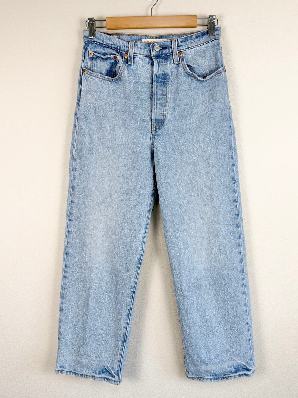 Levi’s Premium Women’s Ribcage Straight Ankle Jeans Size 27